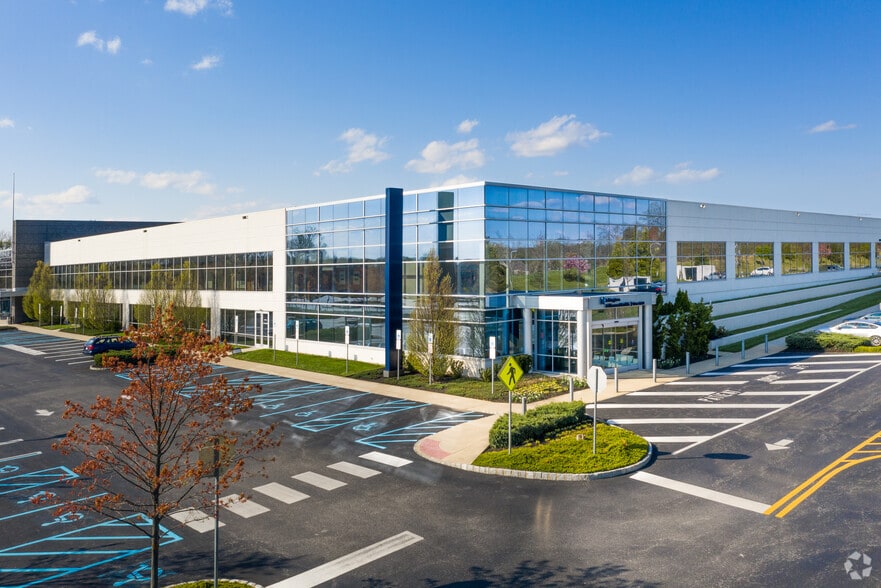 721 Arbor Way, Blue Bell, PA for lease - Building Photo - Image 3 of 12