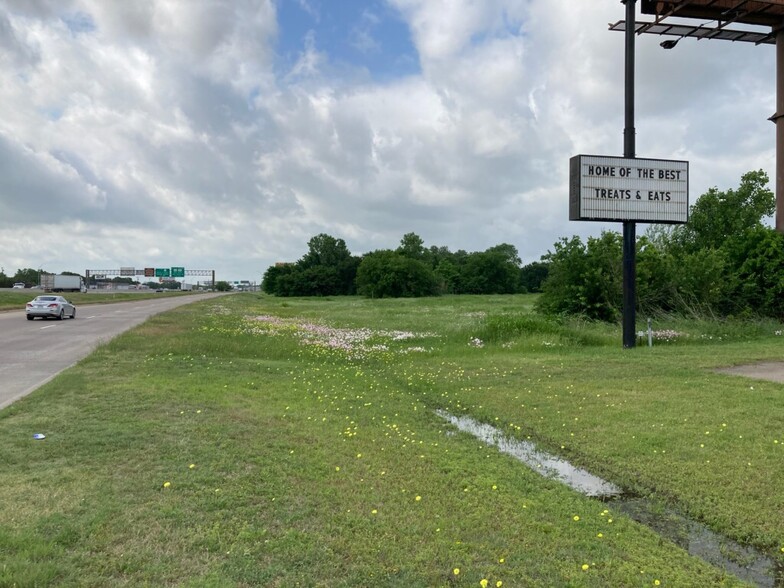 SWC Interstate Highway 35E & East Crestview Drive, Lacy Lakeview, TX à vendre - Photo principale - Image 1 de 6