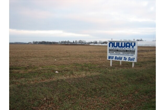 710 Old SR 15 North, Milford, IN à vendre - Photo du bâtiment - Image 2 de 7