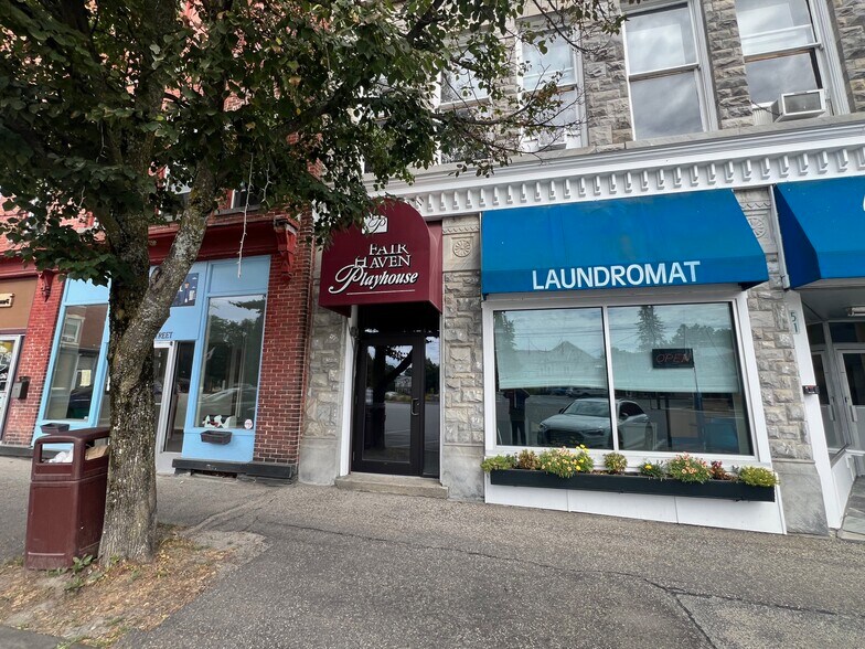 51 Main St, Fair Haven, VT à vendre - Photo du bâtiment - Image 2 de 14