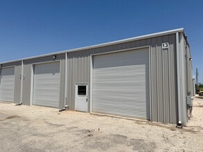 395 County Road 202, Kyle, TX à louer Photo intérieure- Image 2 de 3