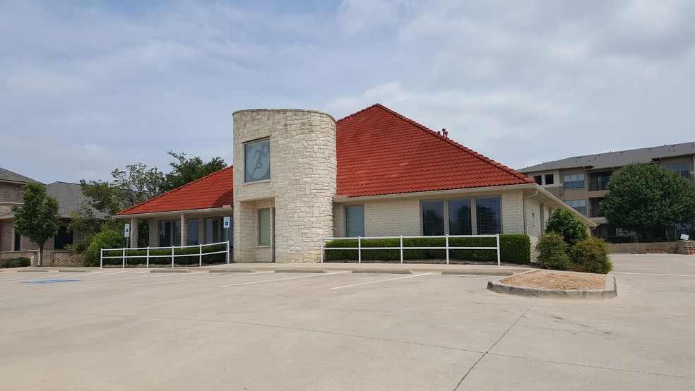 6037 Harris Pky, Fort Worth, TX for sale - Building Photo - Image 1 of 1