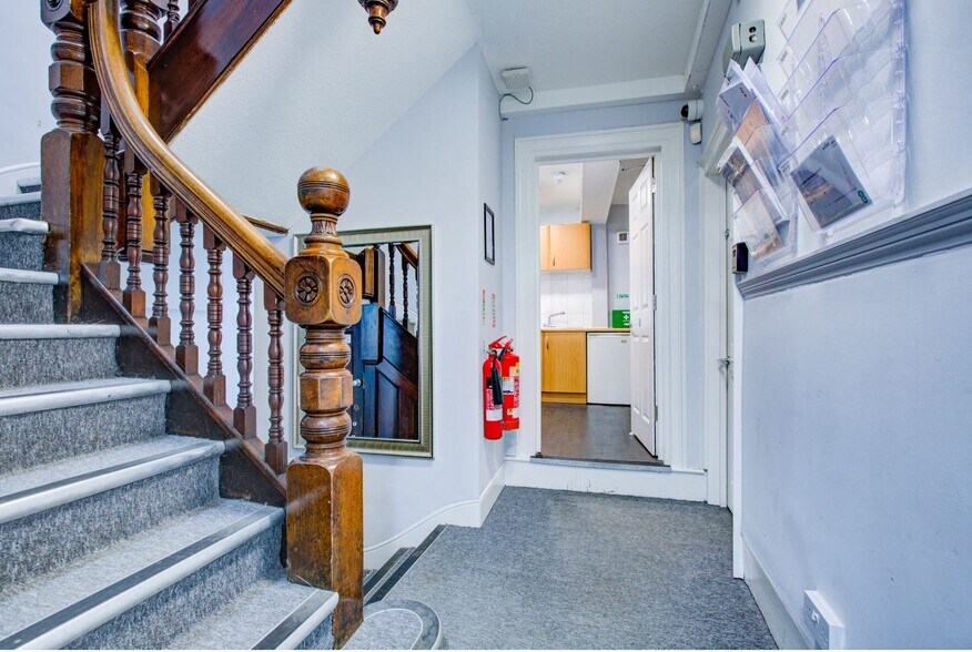 6 St Peters St, St Albans à louer - Photo intérieure - Image 2 de 2