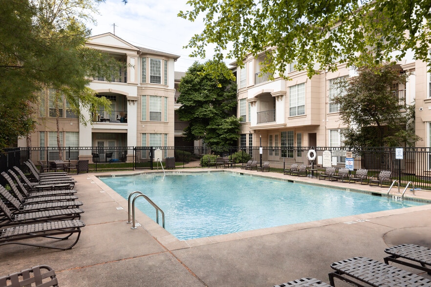 1800 S Brentwood Blvd, Saint Louis, MO for sale - Building Photo - Image 3 of 25