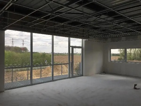 Flex in Villebon-sur-Yvette for lease - Interior Photo - Image 3 of 8