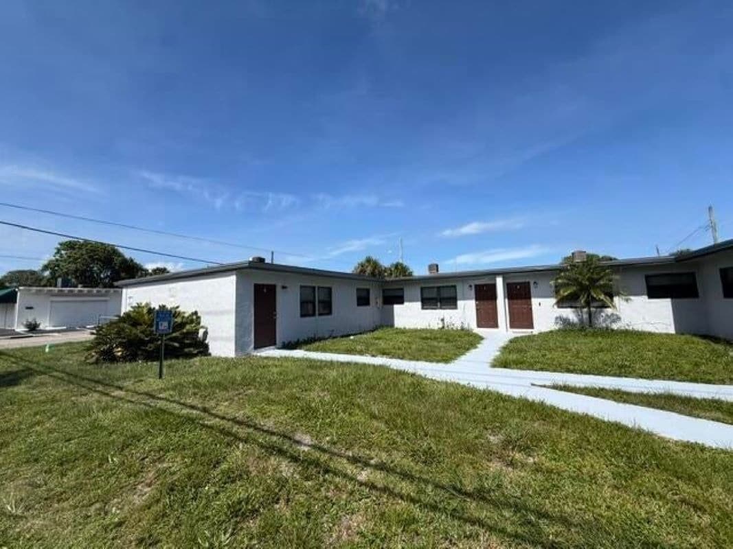 2840 Avenue S, Riviera Beach, FL for sale Building Photo- Image 1 of 13