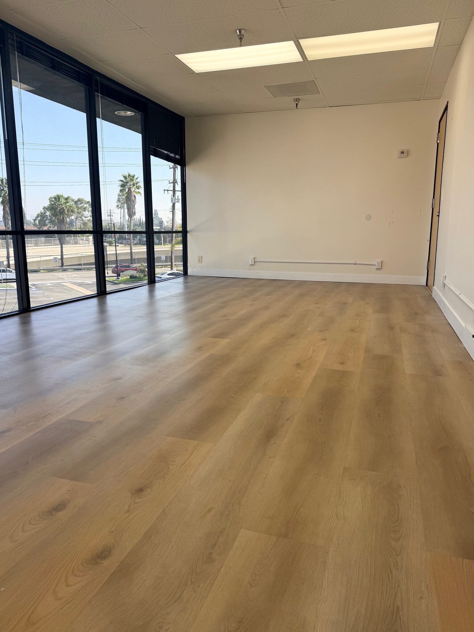 2183 Fairview Rd, Costa Mesa, CA à louer Photo intérieure- Image 1 de 4