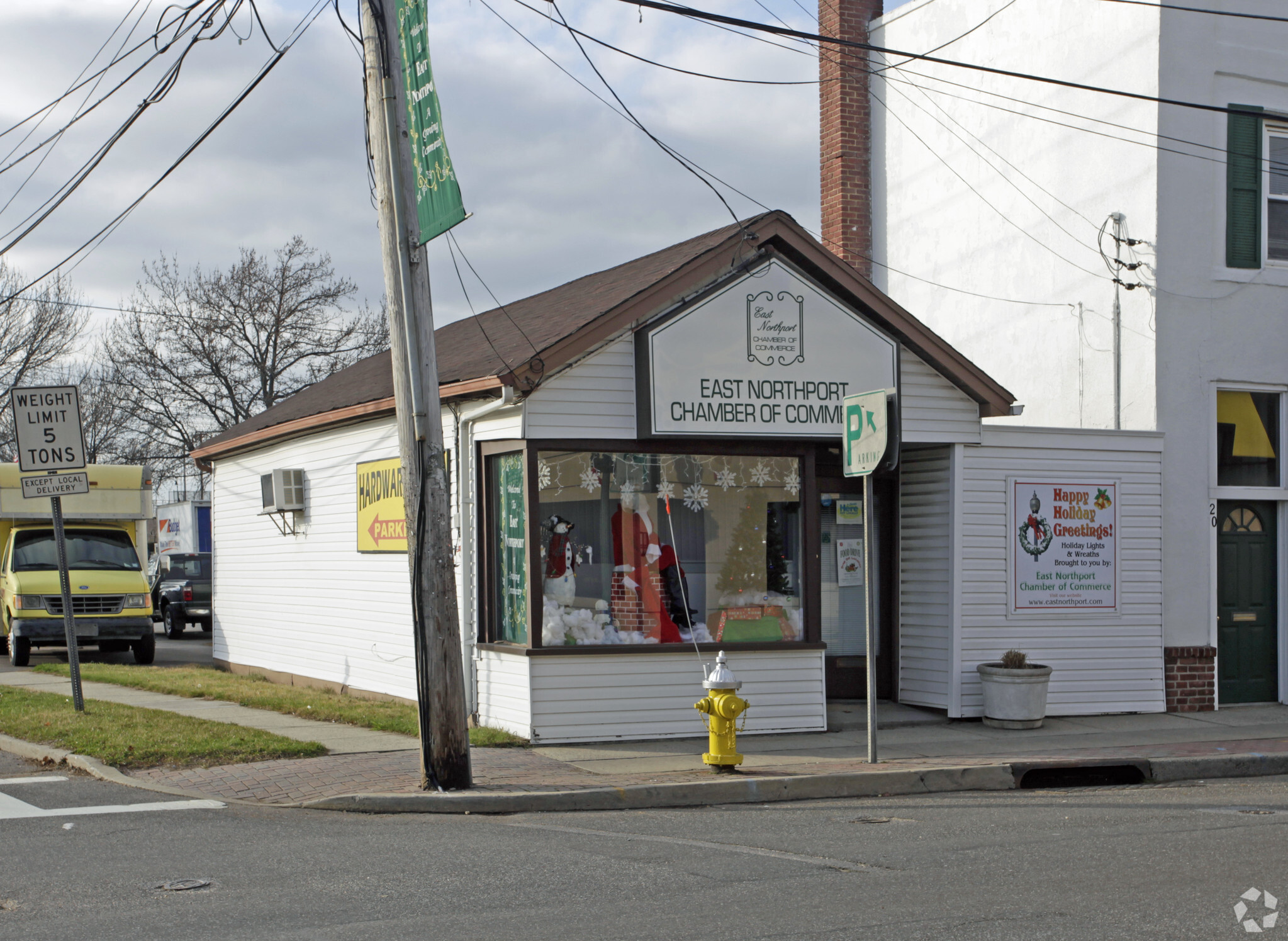 22 Larkfield Rd, East Northport, NY for sale Primary Photo- Image 1 of 1