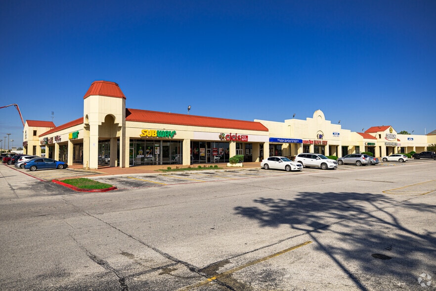 11101 Fuqua St, Houston, TX for lease - Building Photo - Image 1 of 8