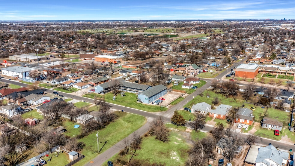 2801 SW 42nd St, Oklahoma City, OK à vendre - Photo du bâtiment - Image 2 de 9