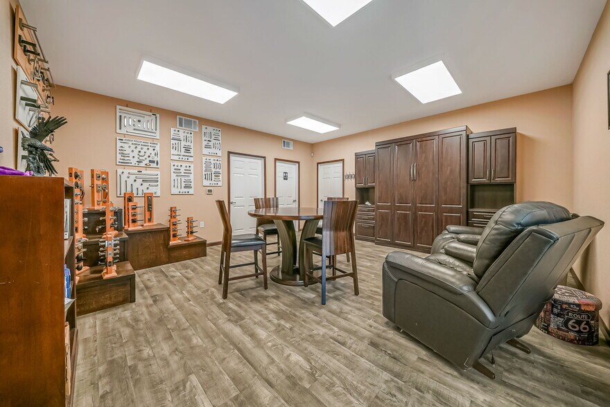7817 Hillmont St, Houston, TX à louer - Photo intérieure - Image 3 de 17