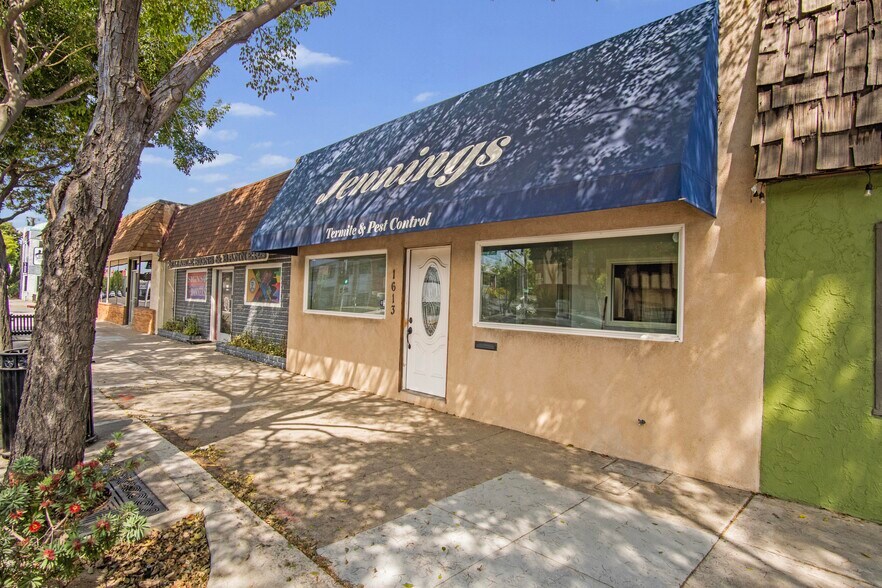 1613 W Burbank Blvd, Burbank, CA à vendre - Photo du bâtiment - Image 1 de 12