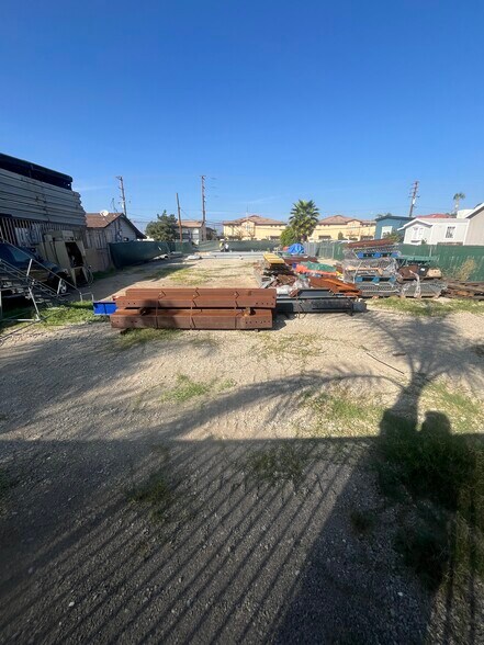 19534 E Cypress St, Covina, CA à vendre - Photo du bâtiment - Image 2 de 2