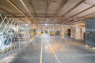 738 W Cypress St, Kennett Square, PA for lease Interior Photo- Image 2 of 8