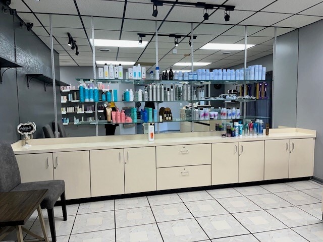 4901 Tippecanoe Dr, Evansville, IN for lease - Building Photo - Image 2 of 6