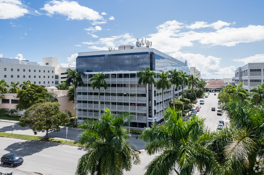 6262 Sunset Dr, Miami, FL à louer - Photo principale - Image 1 de 6