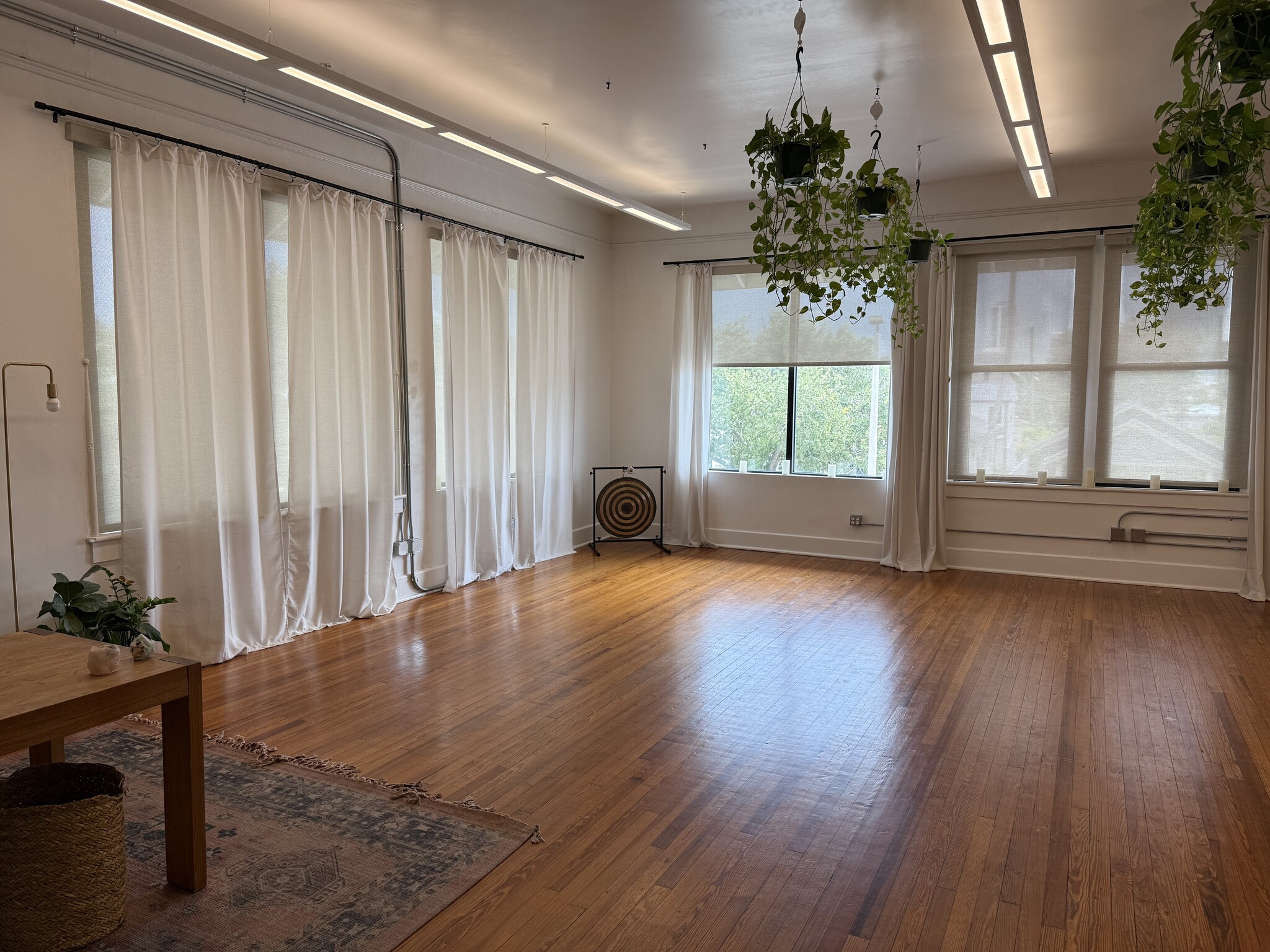 327 11th Ave N, Saint Petersburg, FL for sale Interior Photo- Image 1 of 5