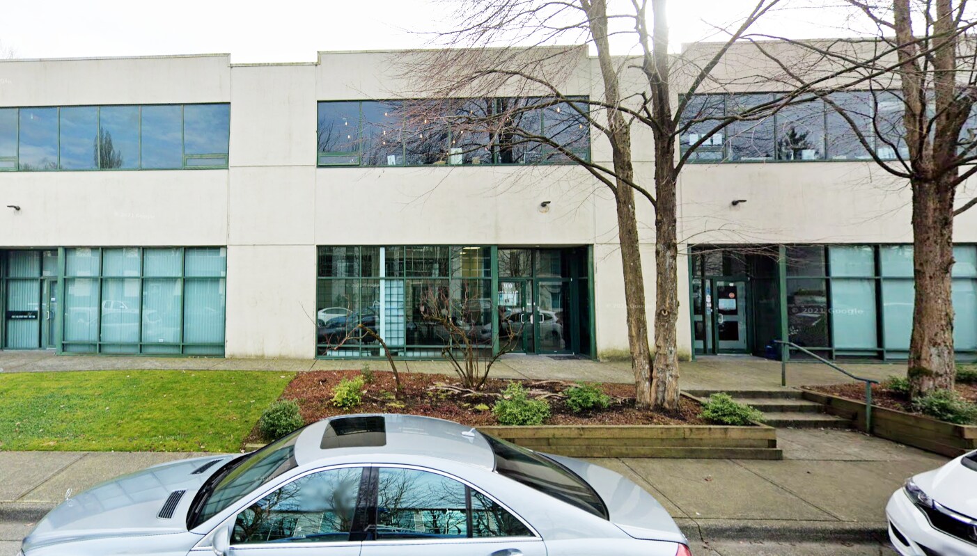 1055 W 14th St, North Vancouver District, BC à vendre Photo du bâtiment- Image 1 de 1