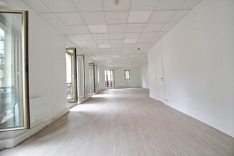 31 Rue De Châteaudun, Paris for lease Interior Photo- Image 1 of 4