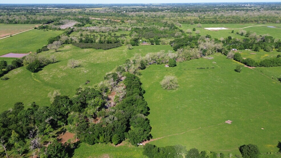 37705 L G Ln, Brookshire, TX à vendre - Photo du bâtiment - Image 3 de 9