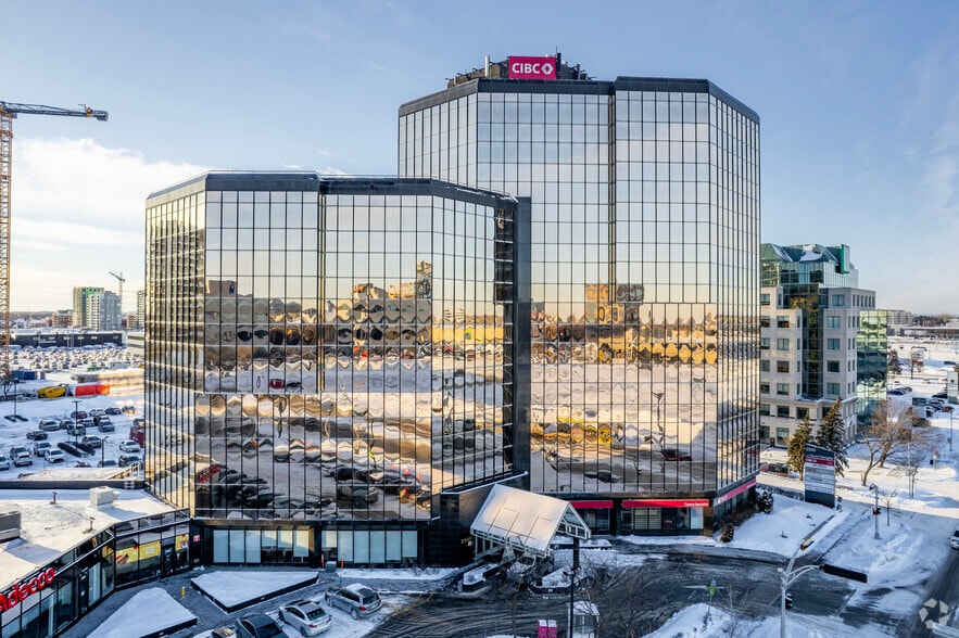 2500 Boul Daniel-Johnson, Laval, QC à louer - Photo du bâtiment - Image 2 de 3