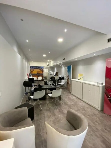 Retail in Toulouse for lease - Interior Photo - Image 2 of 4