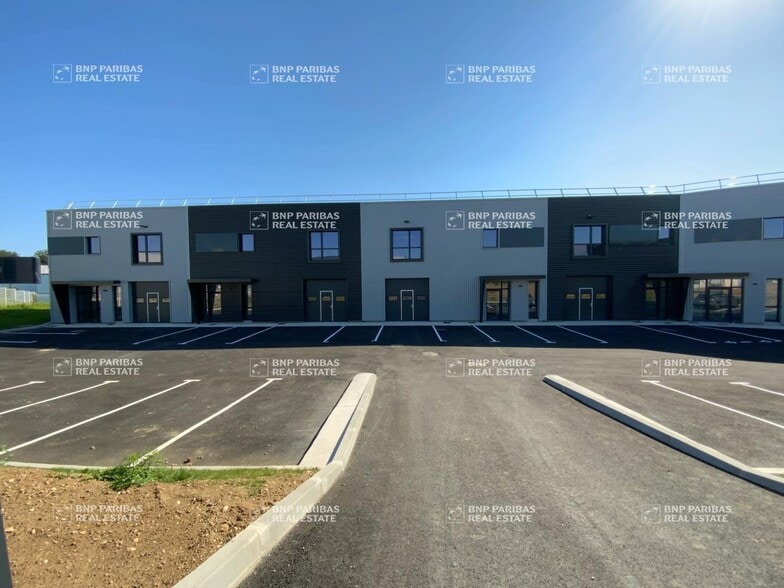 25 Rue Du Mollaret, Saint-Quentin-Fallavier à vendre - Photo du bâtiment - Image 3 de 16