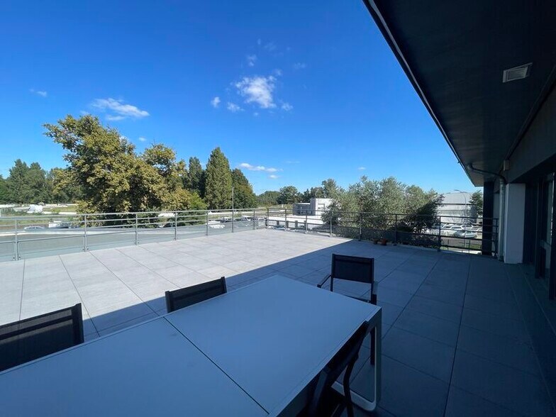 Bureau dans Bruges à louer - Photo du bâtiment - Image 3 de 3