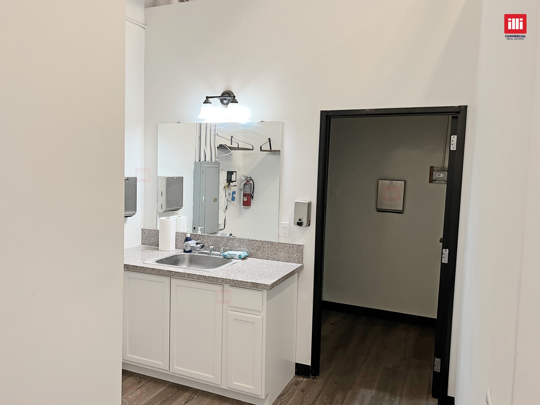 914-924 N Formosa Ave, Los Angeles, CA for lease Interior Photo- Image 1 of 6