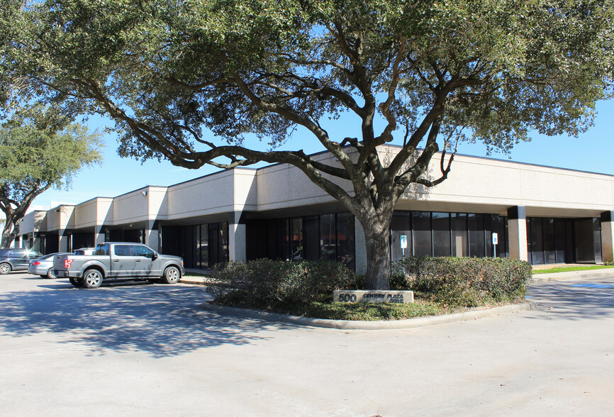 500 Century Plaza Dr, Houston, TX for lease - Building Photo - Image 2 of 7