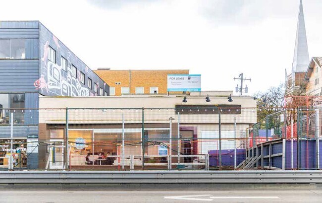 Plus de détails pour 104 E Broadway, Vancouver, BC - Commerce de détail à vendre