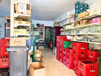 Plus de détails pour Multi-résidentiel à vendre