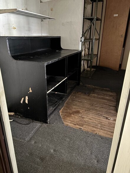 544-546 Bessemer Ave, East Pittsburgh, PA for lease - Building Photo - Image 3 of 3