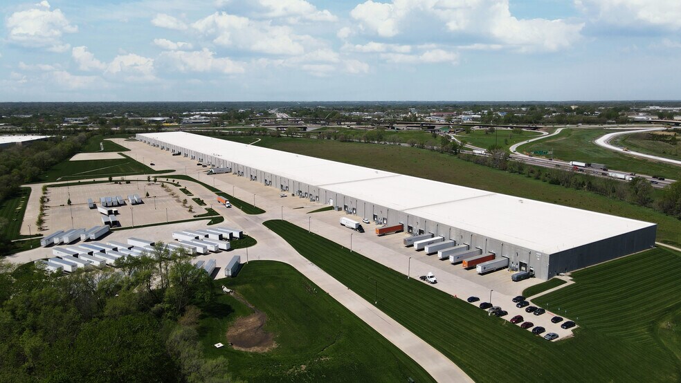 4950 NE 29th St, Des Moines, IA à louer - Photo du bâtiment - Image 2 de 13