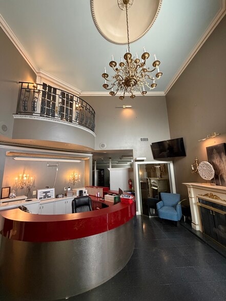 4645 Tinker Diagonal, Oklahoma City, OK à vendre - Hall d’entrée - Image 3 de 56