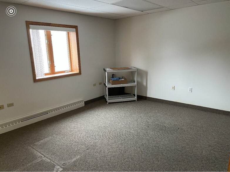 1415 Lilac Dr N, Golden Valley, MN à louer - Photo du bâtiment - Image 3 de 11