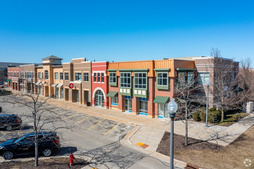 18985 W Capitol Dr, Brookfield, WI à louer - Photo du bâtiment - Image 2 de 13