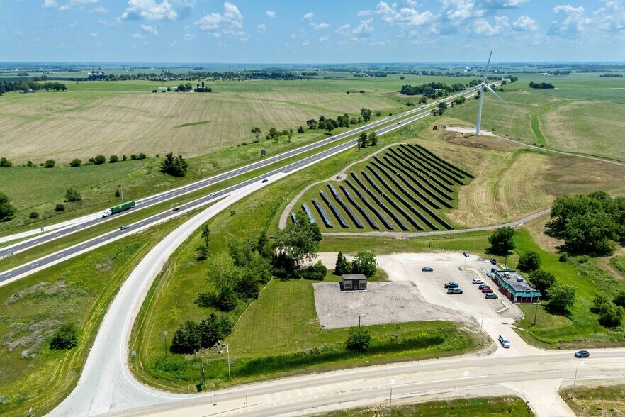 4160 S Oakwood Ave, Geneseo, IL à vendre - Photo du bâtiment - Image 3 de 17
