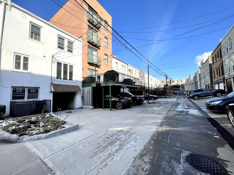 3130 36th St, Astoria, NY for lease - Building Photo - Image 2 of 22