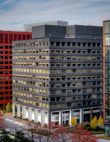 241 18th St S, Arlington, VA à louer - Photo du bâtiment - Image 2 de 6