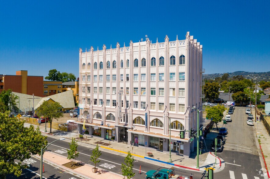 3022 International Blvd, Oakland, CA à louer - Photo du bâtiment - Image 2 de 39