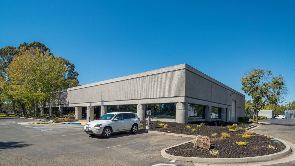 47221-47233 Fremont Blvd, Fremont, CA à louer - Photo du bâtiment - Image 3 de 16