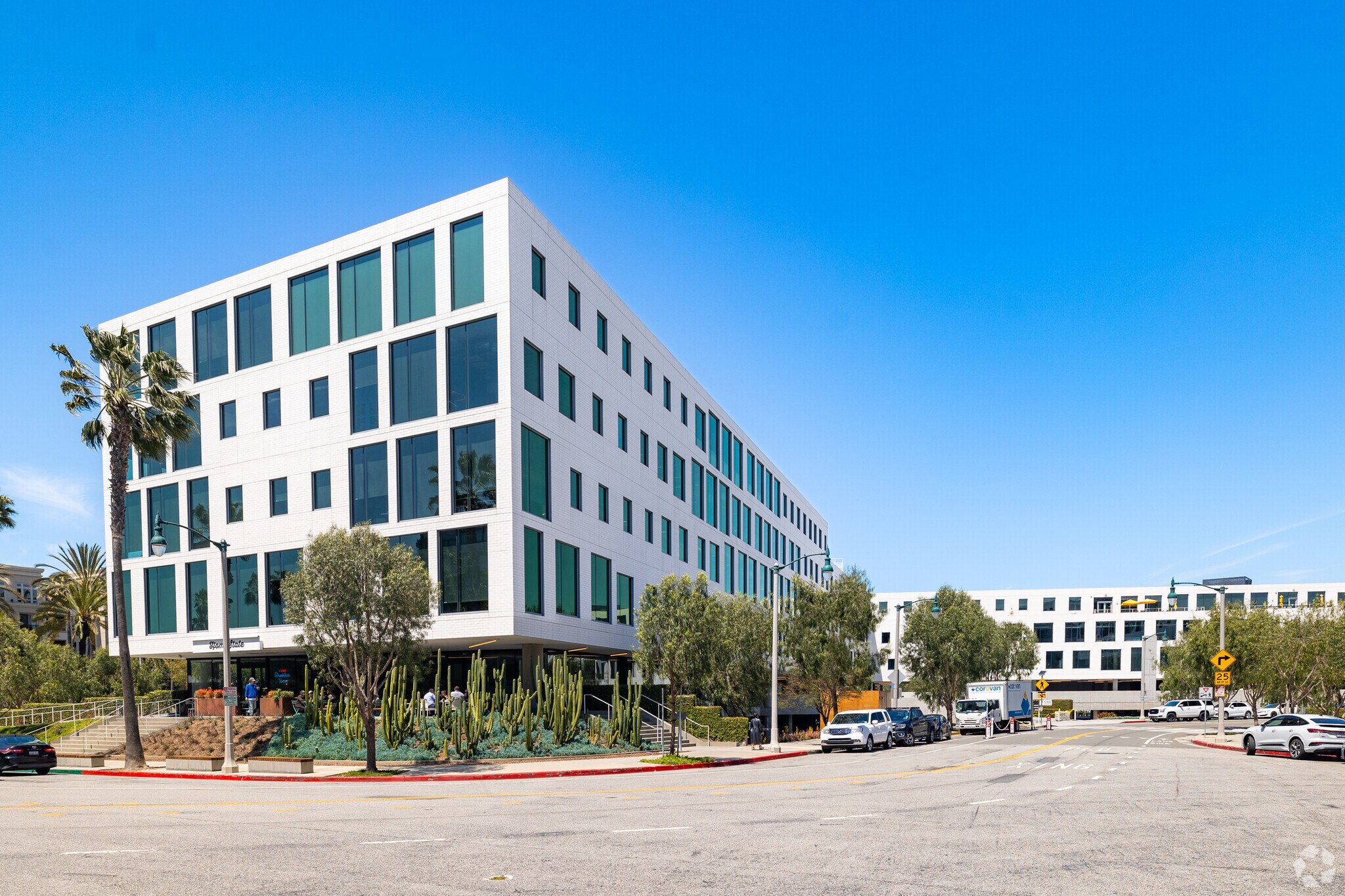12105 W Waterfront Dr, Playa Vista, CA à louer Photo du bâtiment- Image 1 de 14