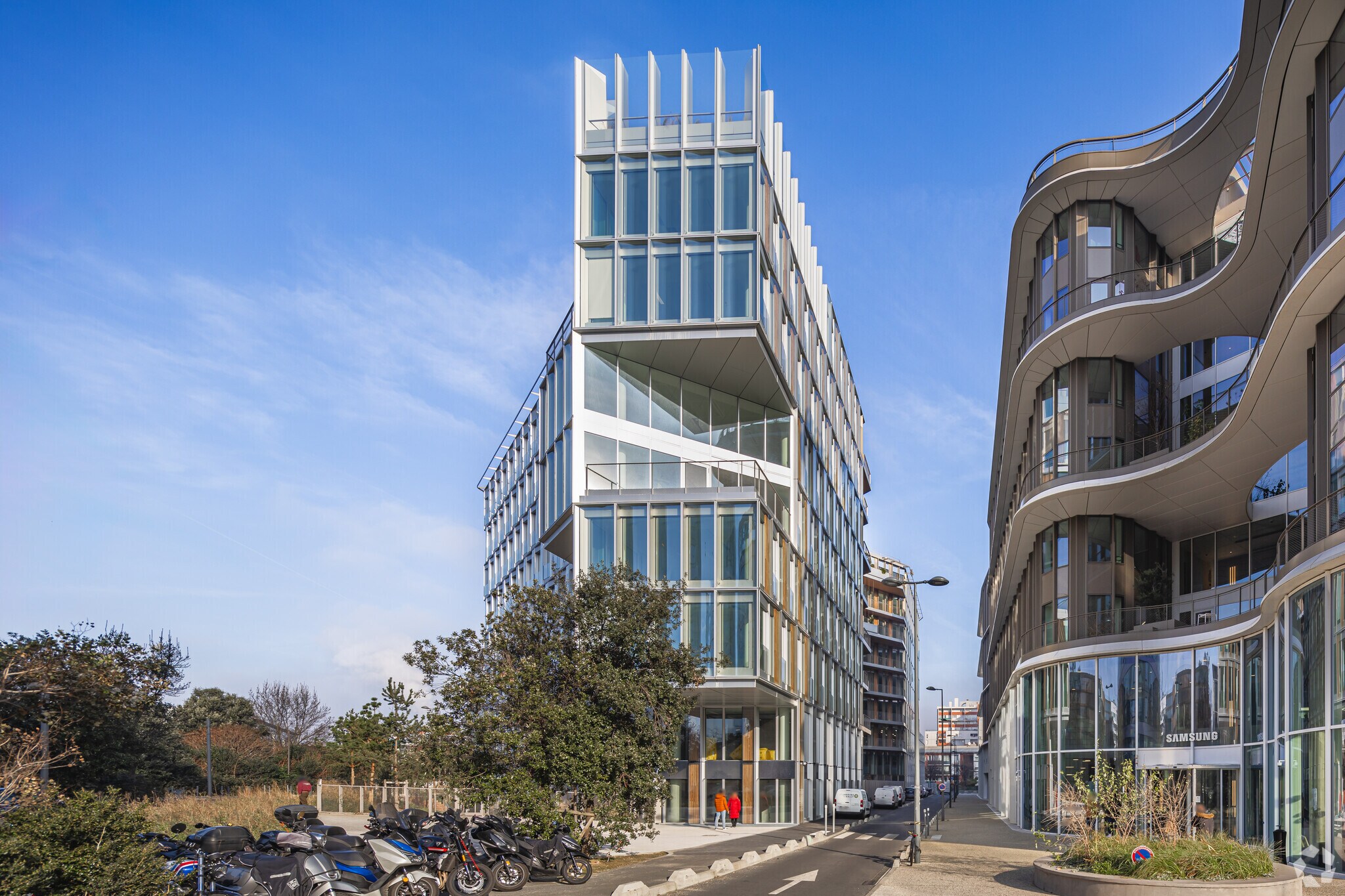 Rue Arago, Saint-Ouen-sur-Seine for lease Primary Photo- Image 1 of 5