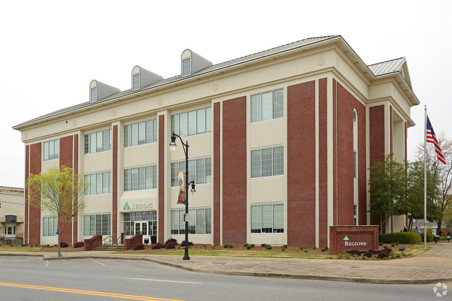 200 Broad St, Gadsden, AL for lease - Building Photo - Image 1 of 7