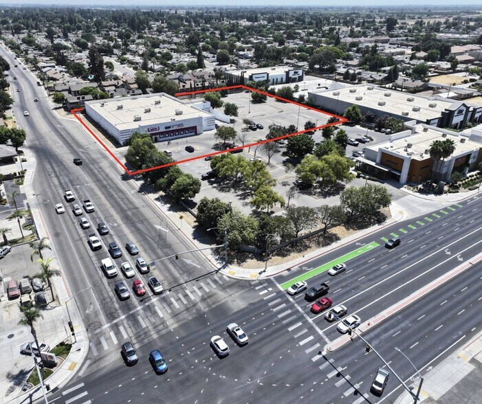 2800 S Mooney Blvd, Visalia, CA à louer - Photo du bâtiment - Image 2 de 5
