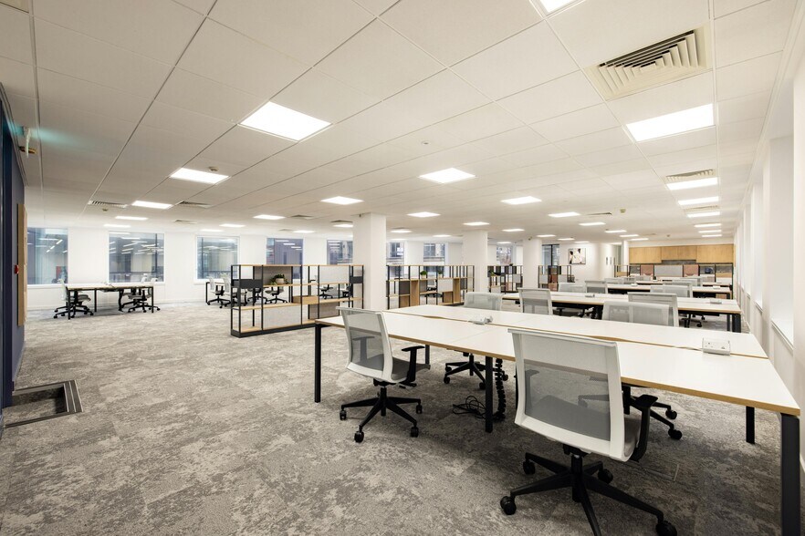 33 Creechurch Ln, Londres à louer - Photo du bâtiment - Image 2 de 17