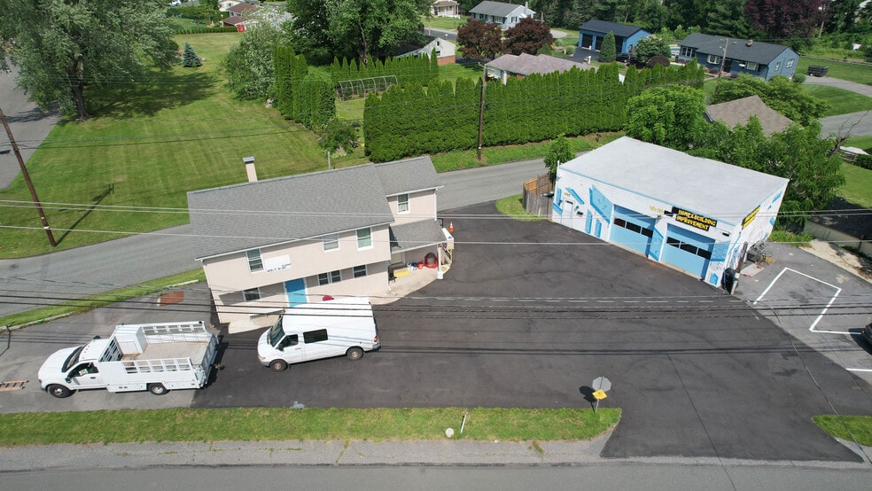 5722 Kings Hwy, Zionsville, PA for sale - Building Photo - Image 1 of 29