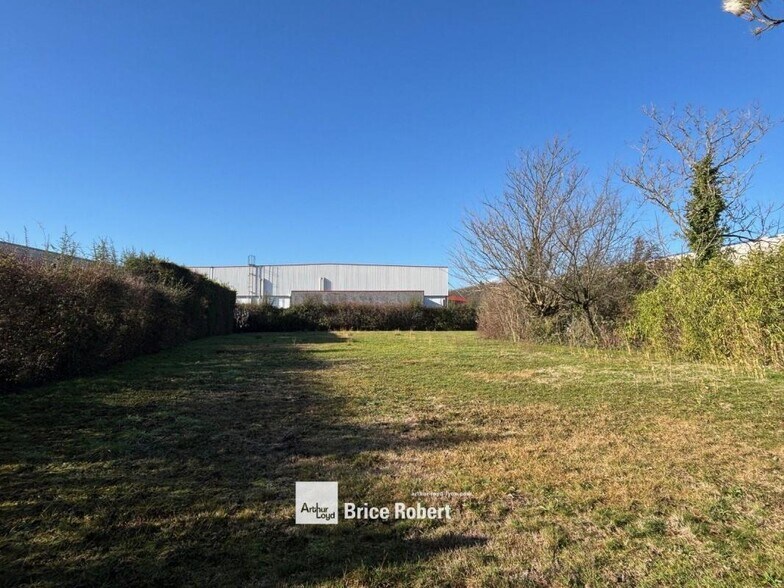 Flex in Montagny for sale - Building Photo - Image 2 of 7