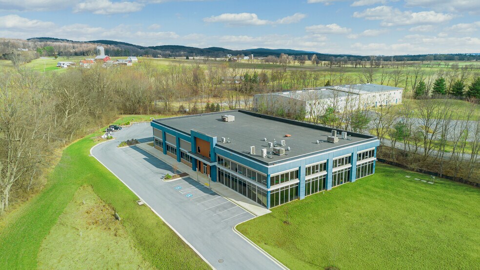 4102 Harvard Pl, Frederick, MD à vendre - Photo du bâtiment - Image 2 de 10